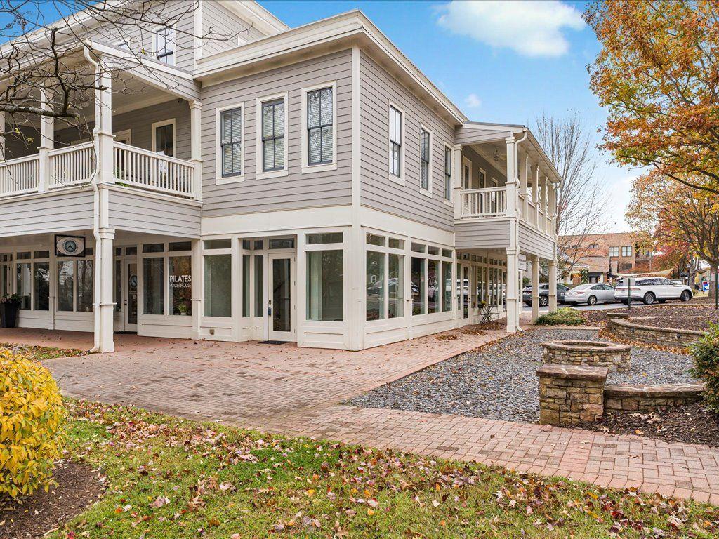 1144 Canton St. #205, Roswell, GA 30075