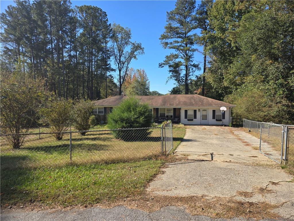 219 Briarwood Dr., Dallas, GA 30132