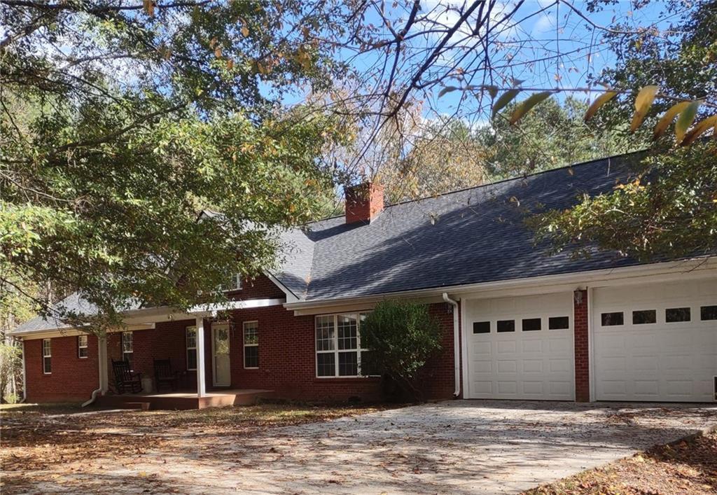 5478 Flakes Mill Rd., Ellenwood, GA 30294