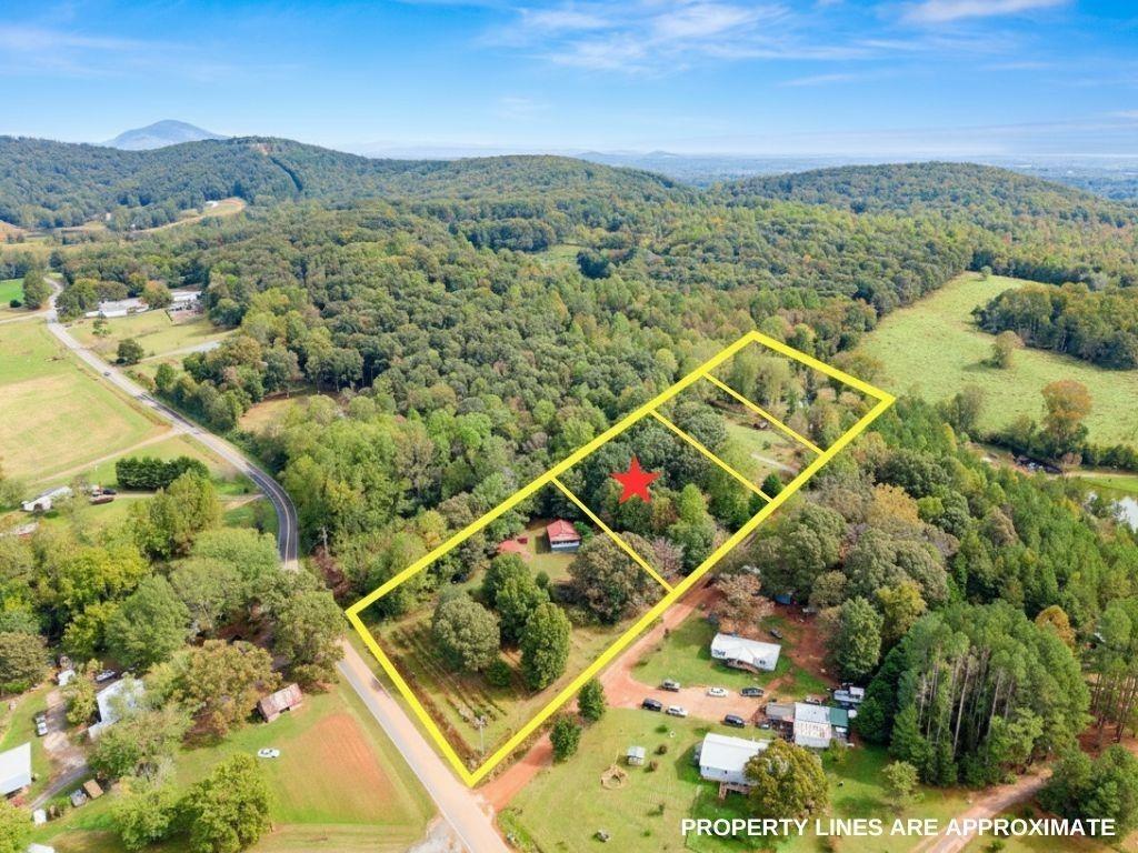 99 Rocket Drive, Cleveland, GA 30528