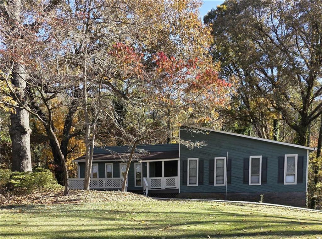 405 Hobo Ln., Woodstock, GA 30189