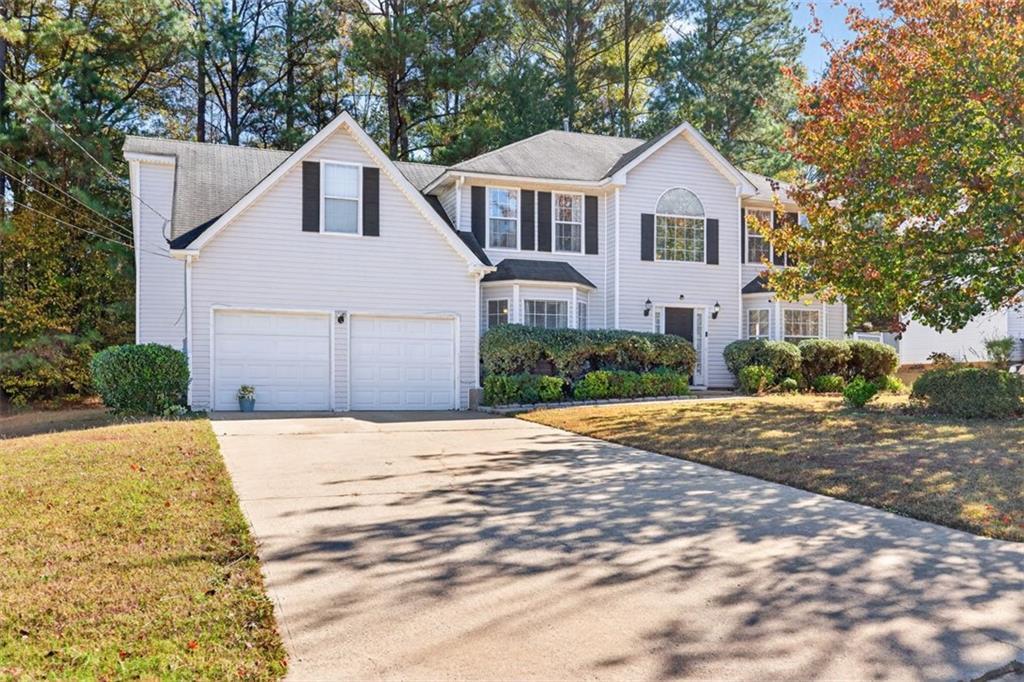 886 Deshon Creek Dr., Lithonia, GA 30058