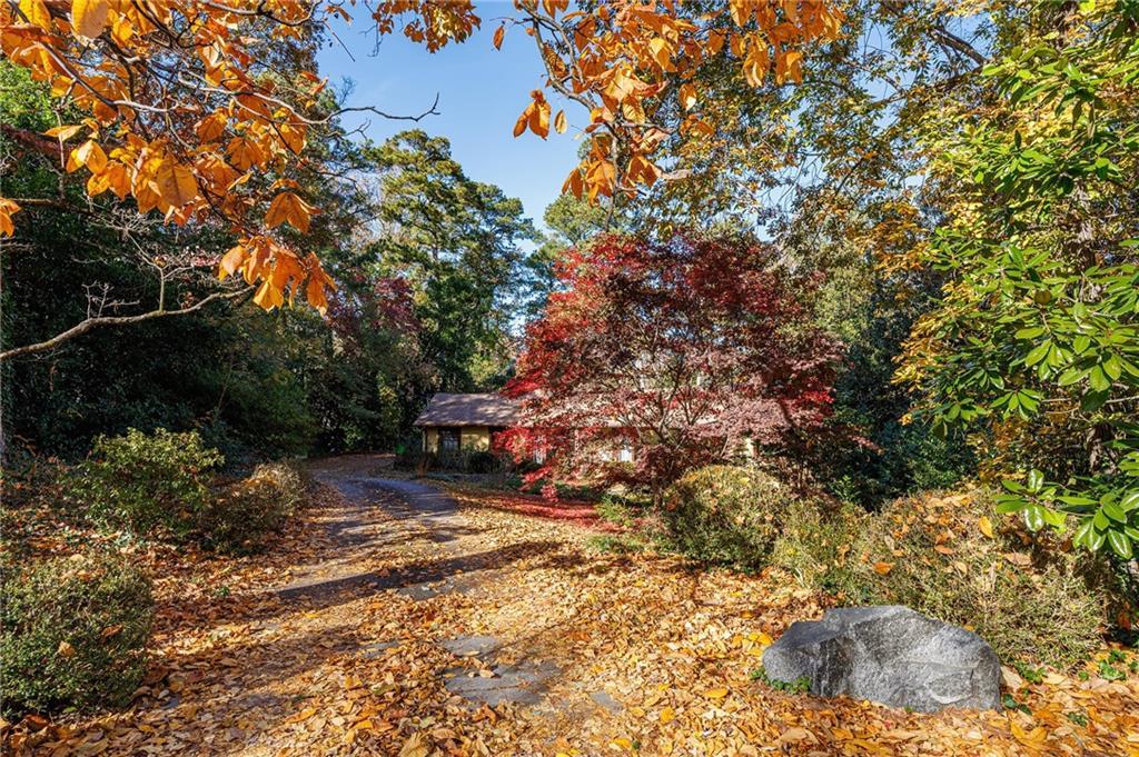 4961 Long Island Dr., Sandy Springs, GA 30327