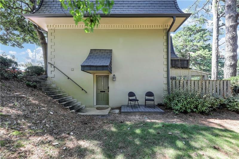 141 Maison Pl., Atlanta, GA 30327