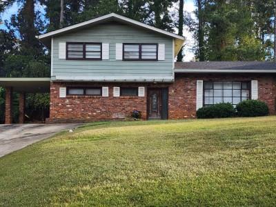 2619 Cavalier Dr., Decatur, GA 30034