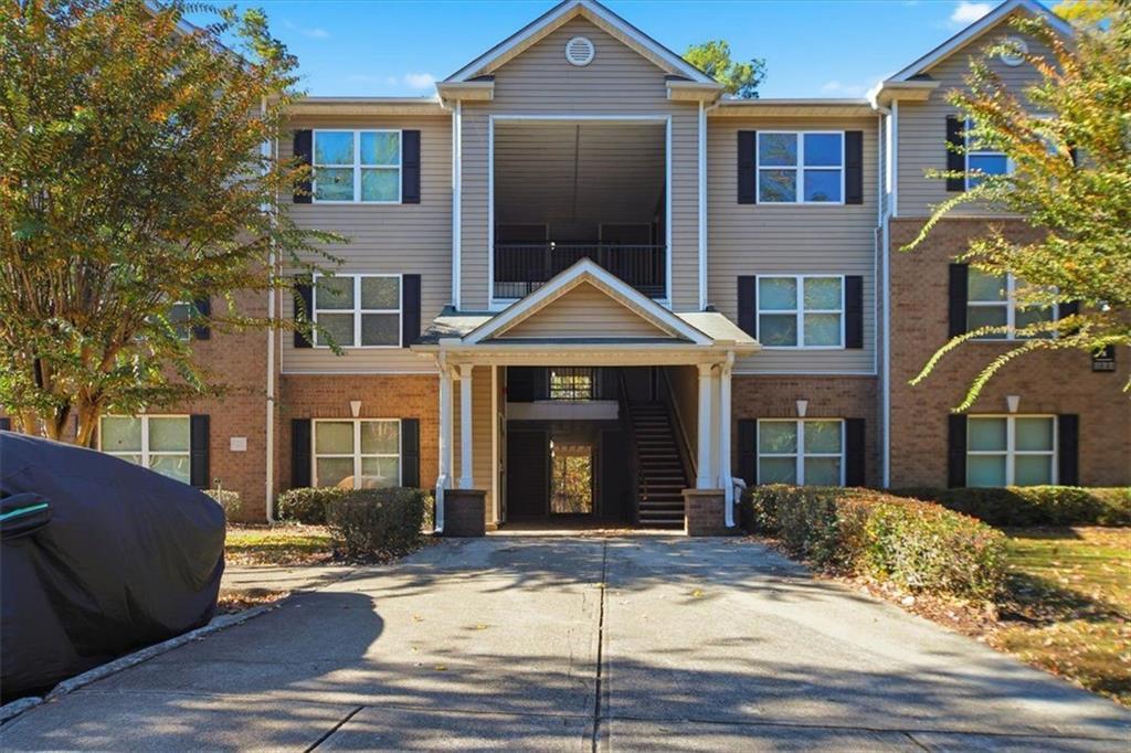 8201 Fairington Ridge Cir., Lithonia, GA 30038