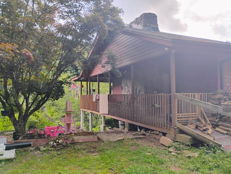 10607 Warwoman Rd., Clayton, GA 30525