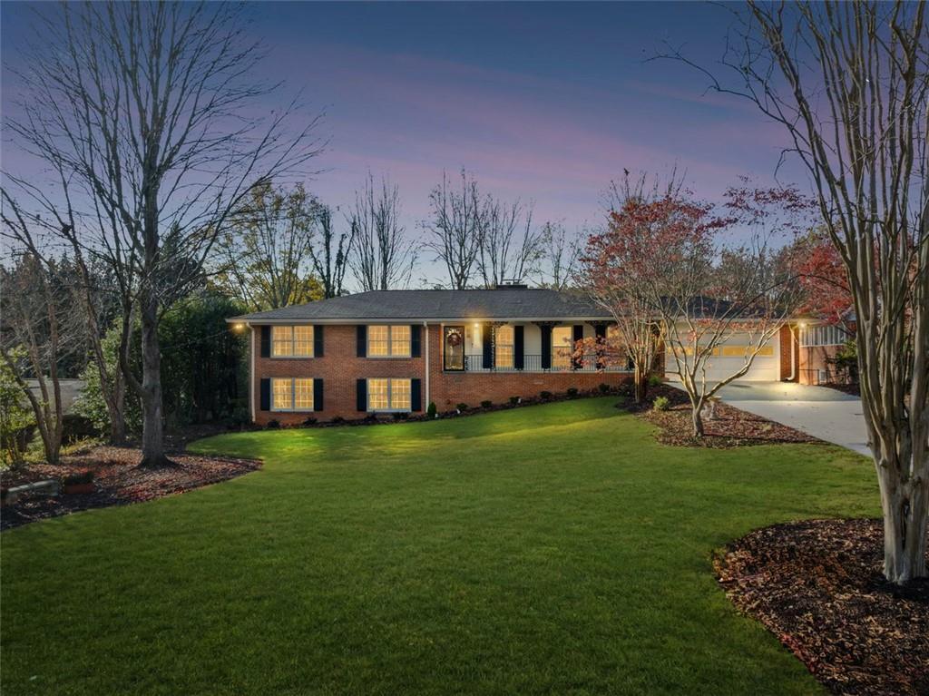 2667 Fontainebleau Dr., Dunwoody, GA 30360