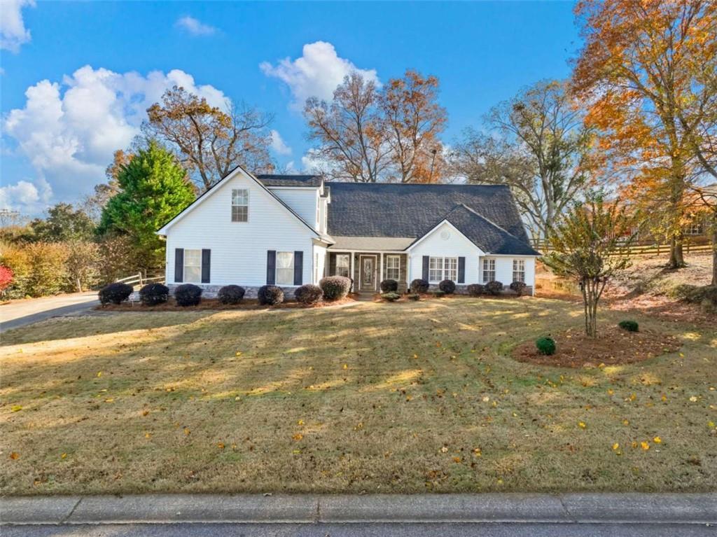38 Berry Hill Ln., Hoschton, GA 30548