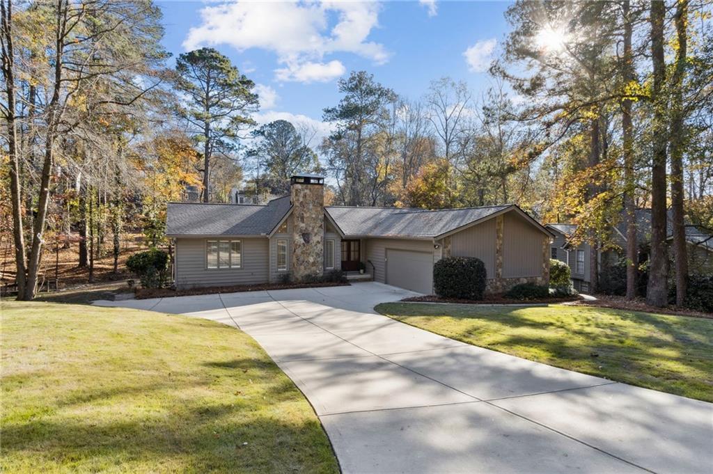 420 Hackberry Ct., Roswell, GA 30076