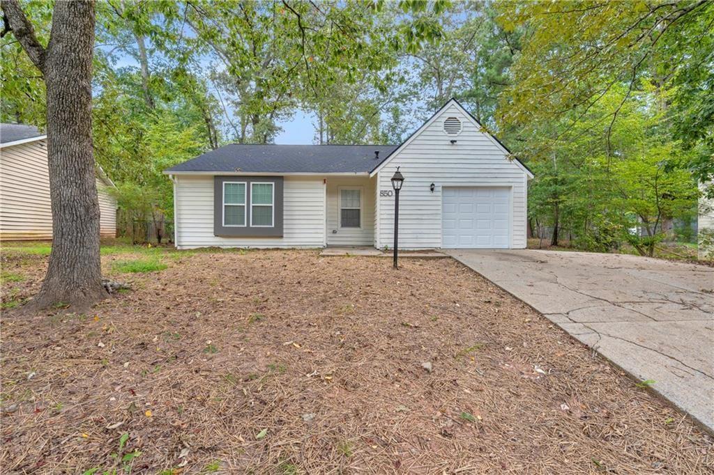 850 Greenhedge Dr., Stone Mountain, GA 30088