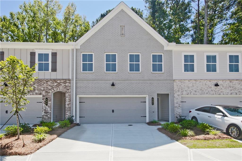 687 Sunstone Ln., Lawrenceville, GA 30043