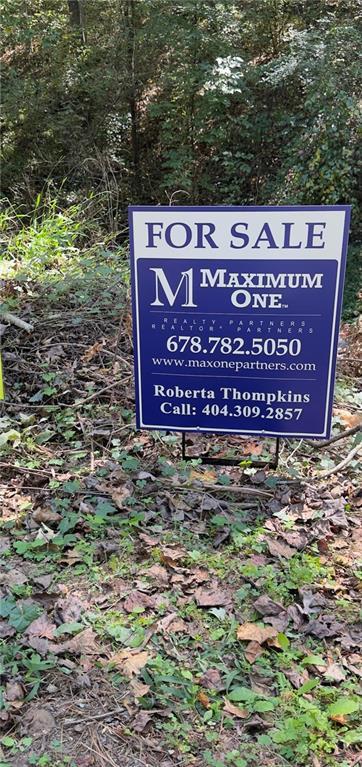 5992 Little Mountain Dr., Ellenwood, GA 30294