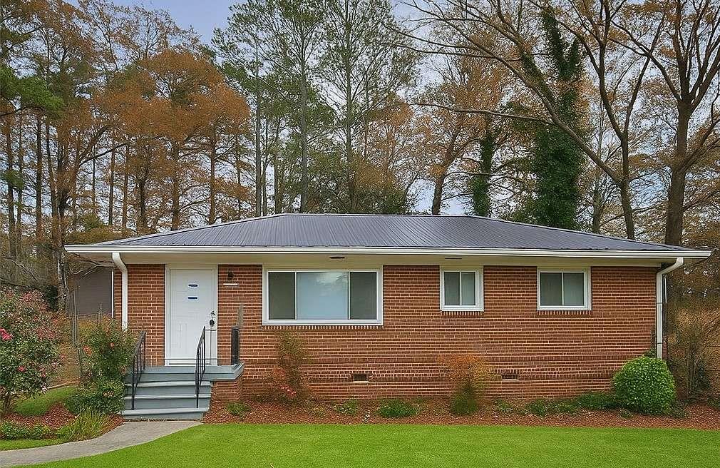 2842 Delowe Dr., East Point, GA 30344