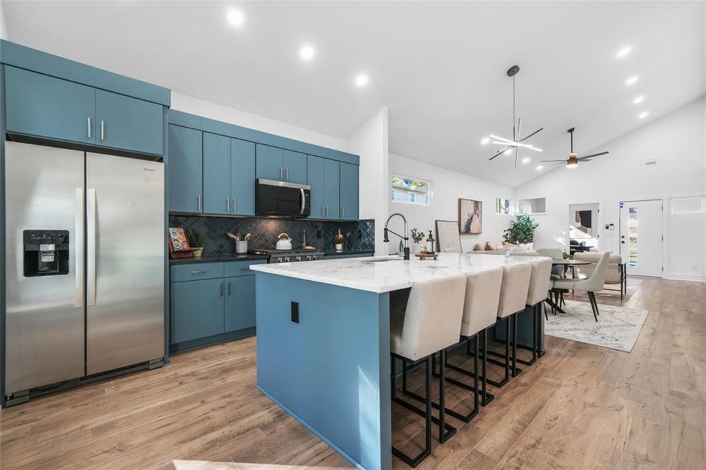 581 Woods Dr., Atlanta, GA 30318