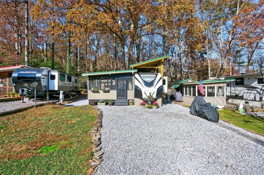 324 Leisure Acres Dr, Cleveland, GA 30528