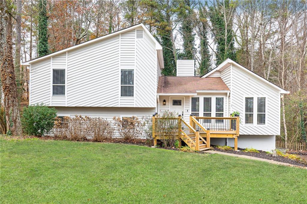 806 Moonlit Ln., Acworth, GA 30102