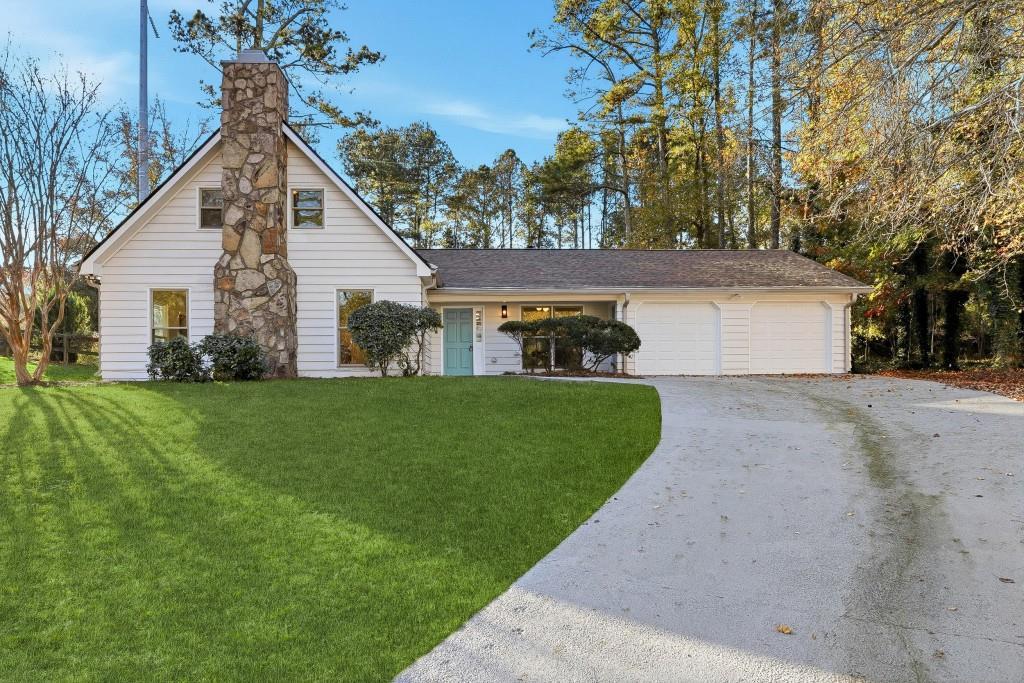 4146 Chimney Lake Dr., Roswell, GA 30075