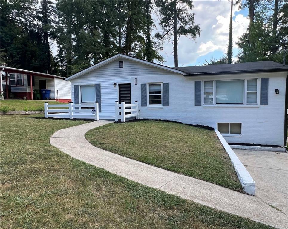 2747 Santa Barbara Dr., Atlanta, GA 30318