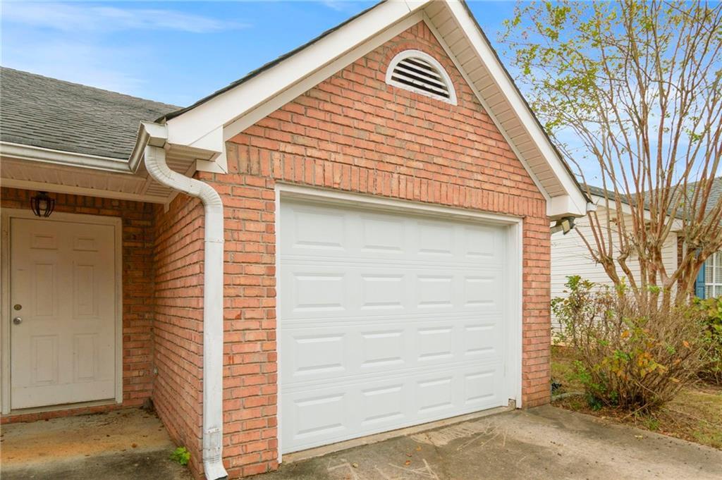 37 Greentree Dr., Newnan, GA 30265