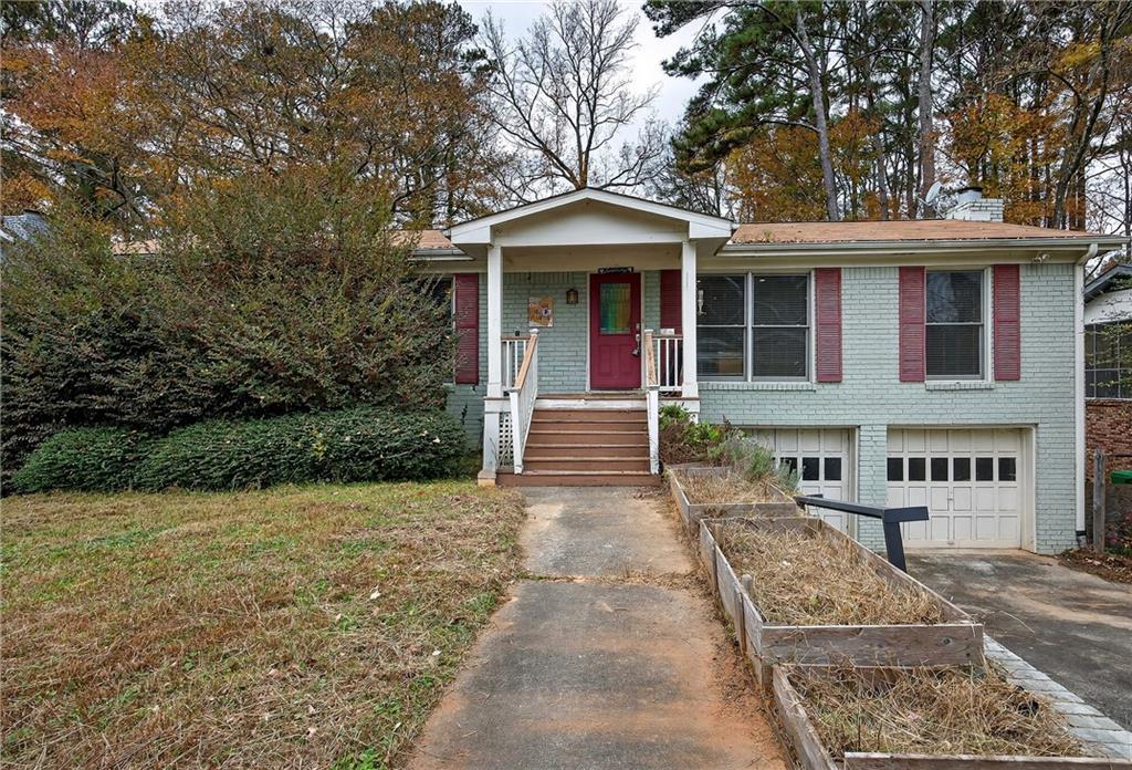 1572 Darwen Ln., Tucker, GA 30084