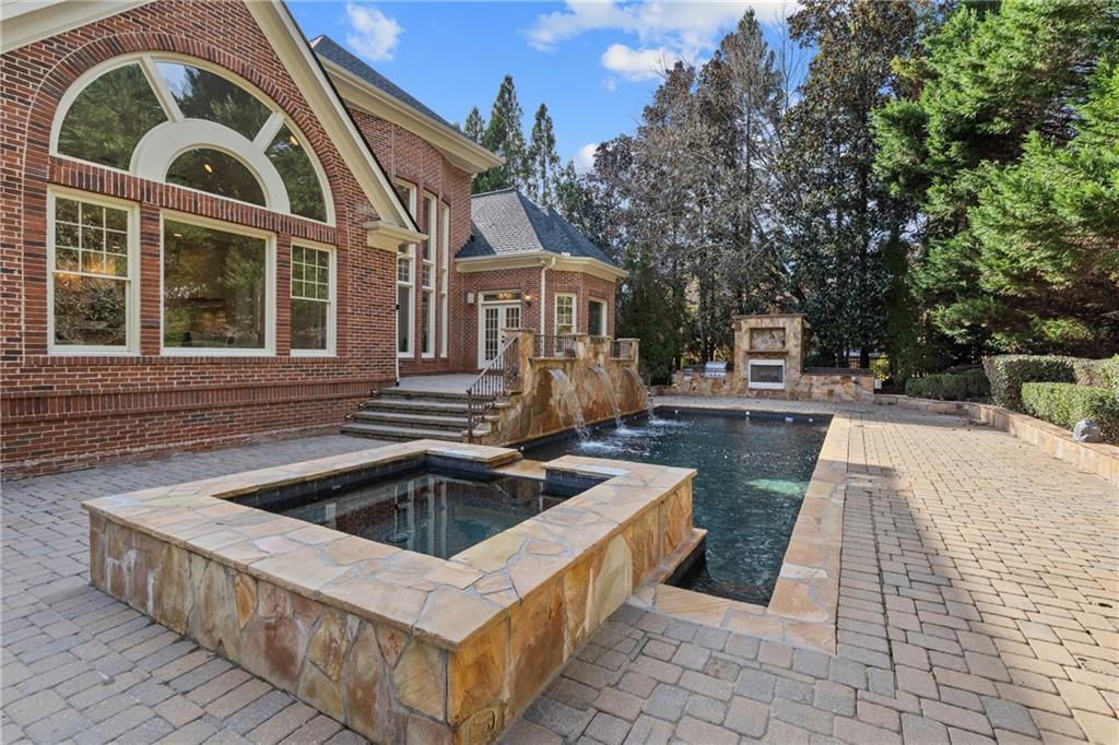 1017 Cherbury Ln., Alpharetta, GA 30022