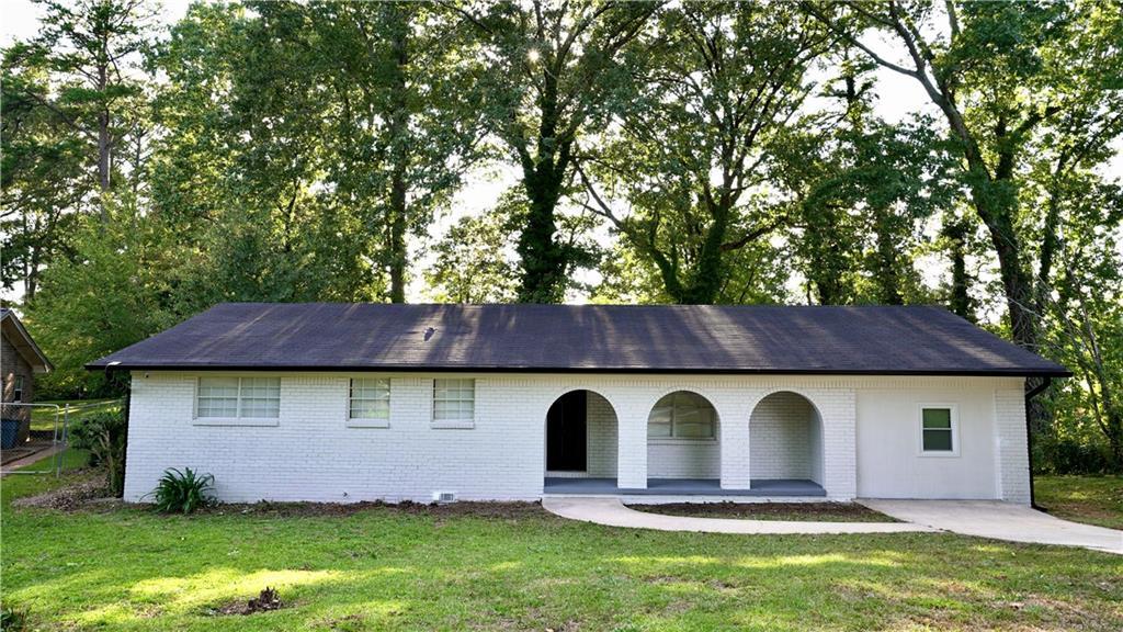 868 Maxey Hill Ct., Stone Mountain, GA 30083