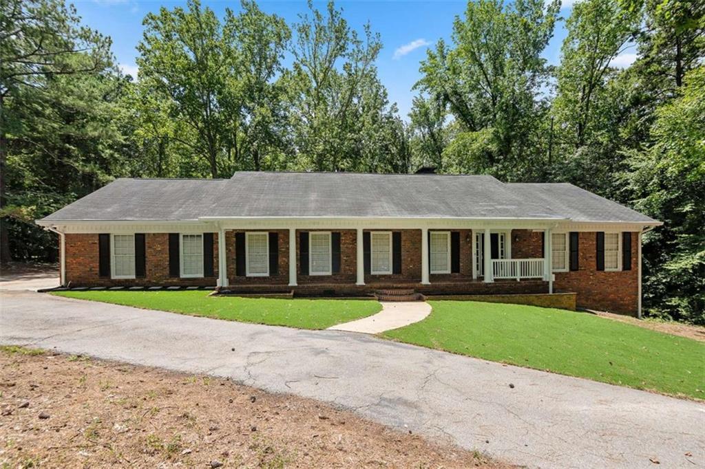 140 Old Fairburn Close, South Fulton, GA 30331