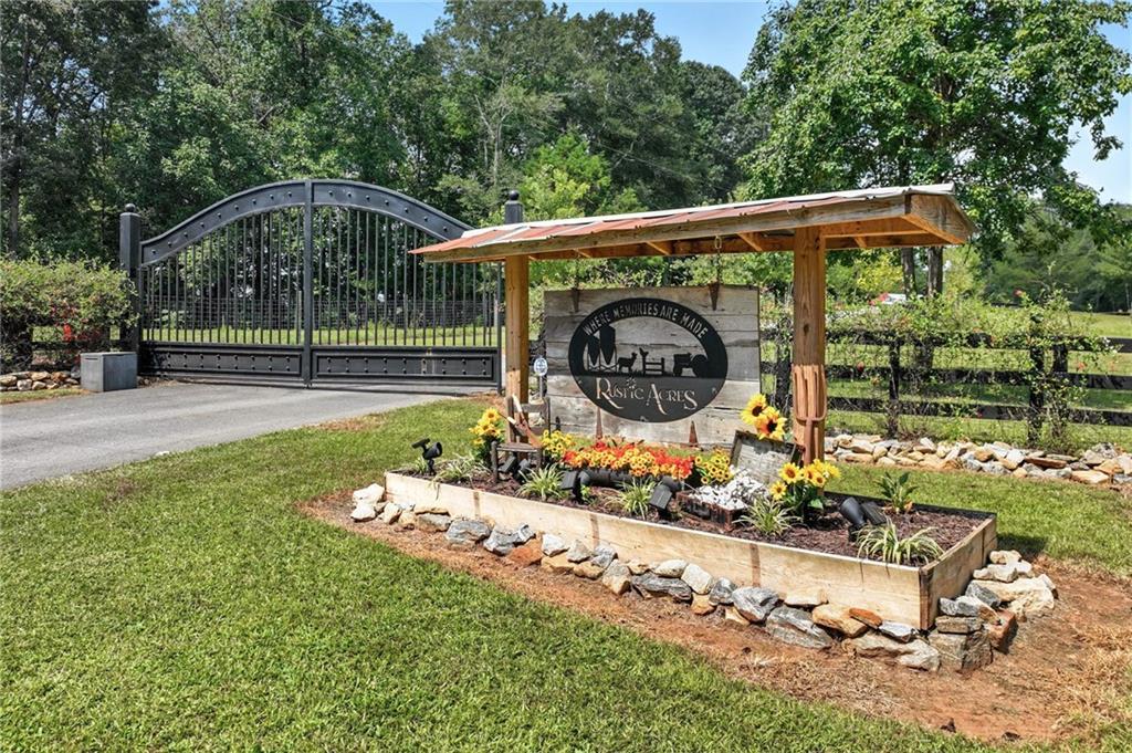 731 Borders Rd., Commerce, GA 30530