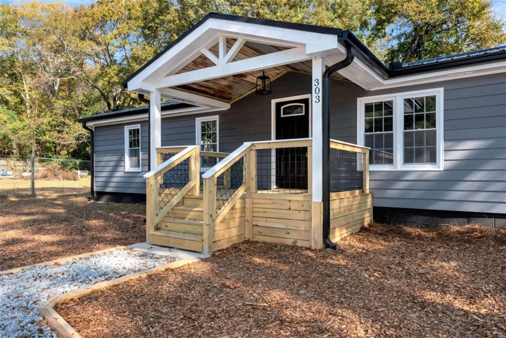 303 Rooks Rd., Winder, GA 30680