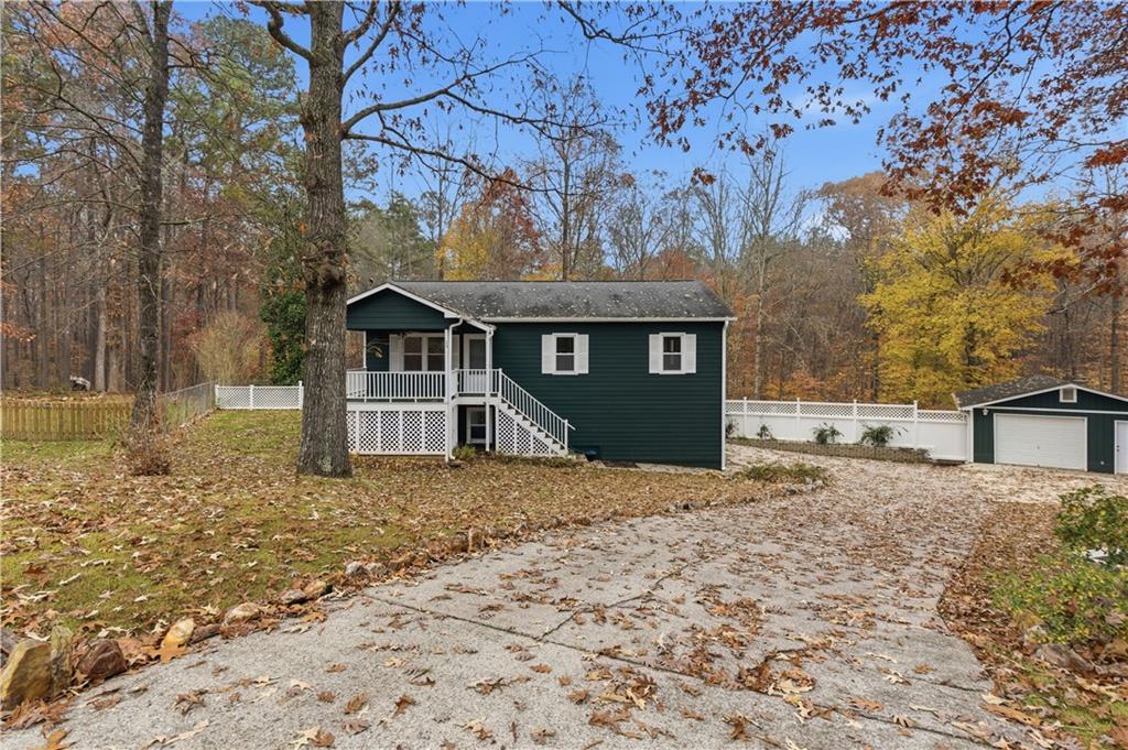 103 Amber Ct., Dallas, GA 30132