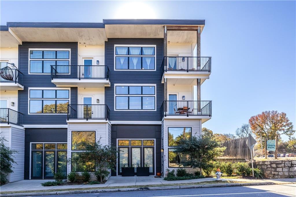 812 W College Ave., Decatur, GA 30030