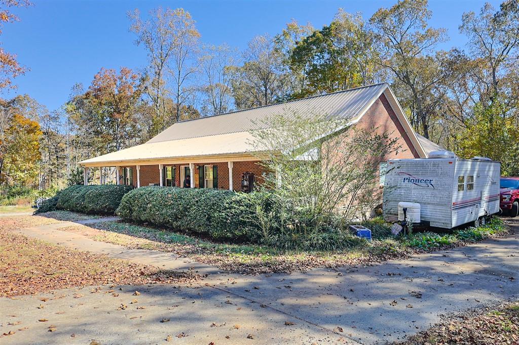 760 Breedlove Rd., Ball Ground, GA 30107