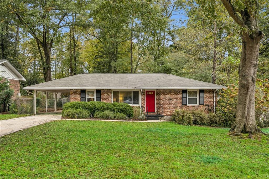 2588 Wood Trail Ln., Decatur, GA 30033