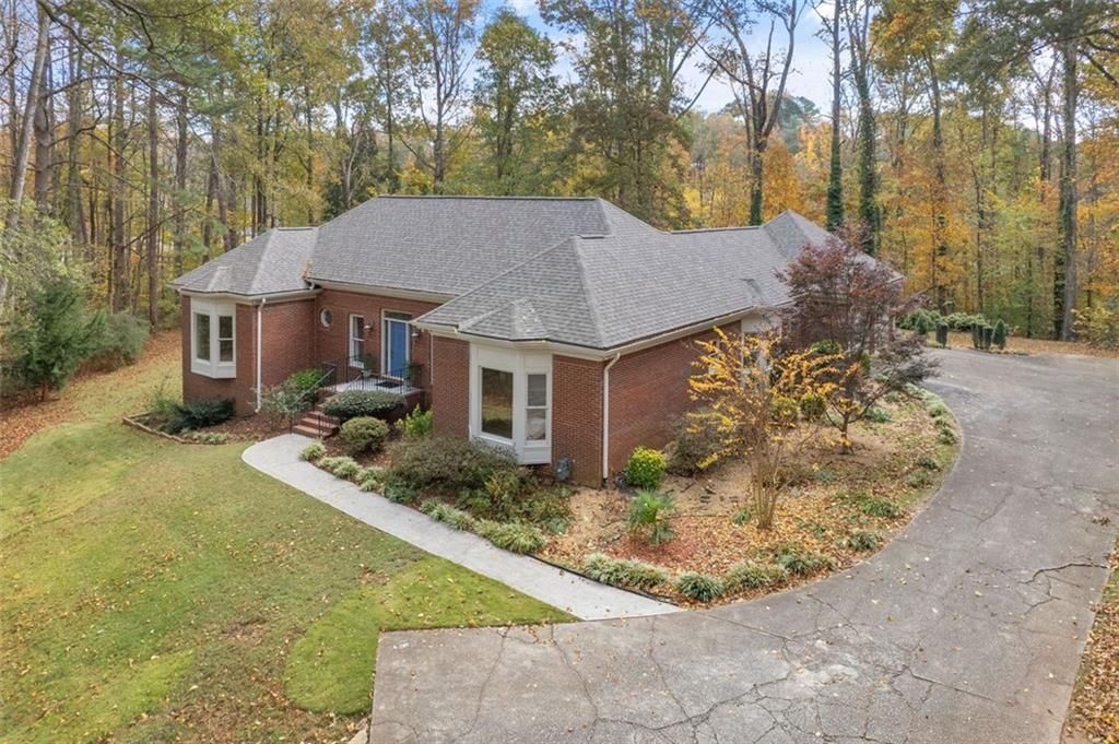 5768 Lost Grove Dr., Lilburn, GA 30047