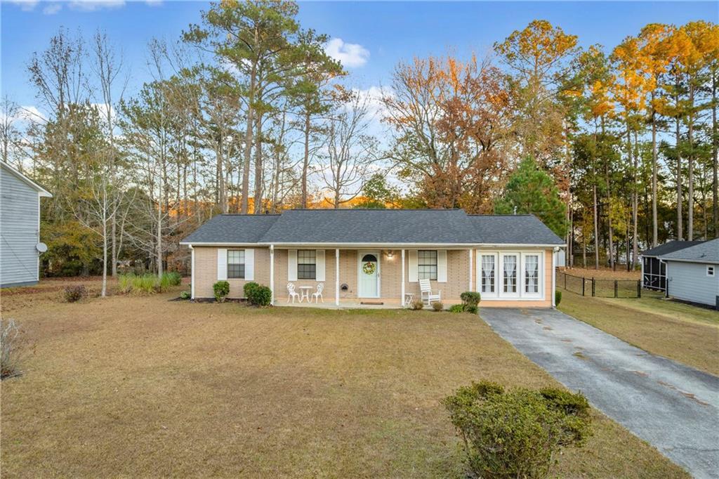 7135 Hania Dr., Fairburn, GA 30213