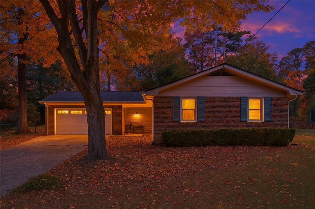 2577 Glen Cir., Lawrenceville, GA 30044