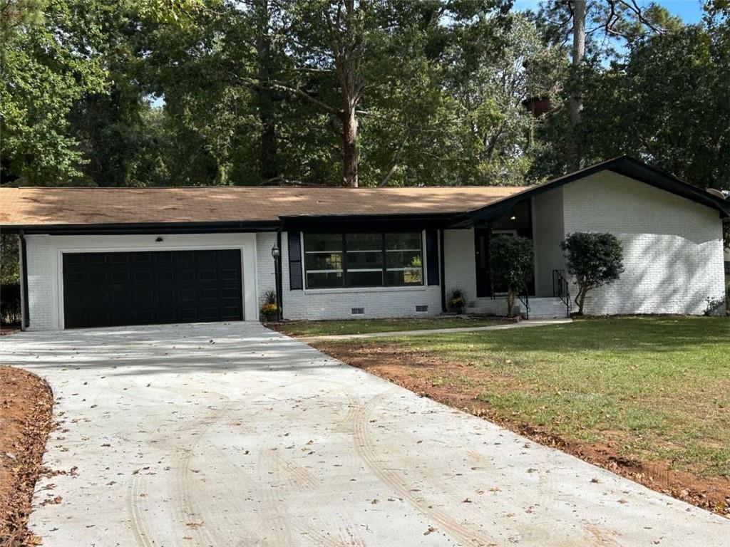 45 Circle Dr., Hampton, GA 30228