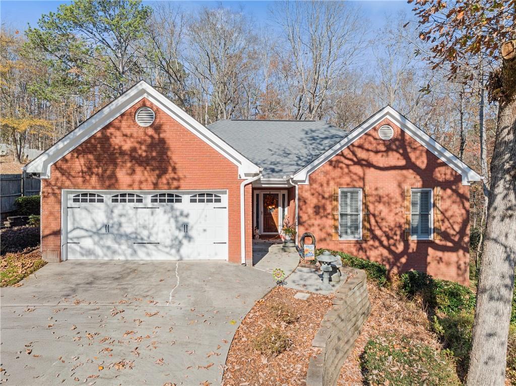 6229 Ivy Springs Dr., Flowery Branch, GA 30542