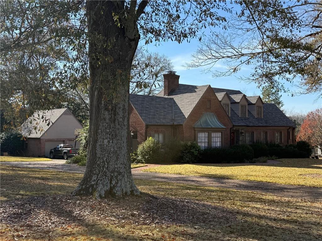 511 Dixon Dr., Gainesville, GA 30501