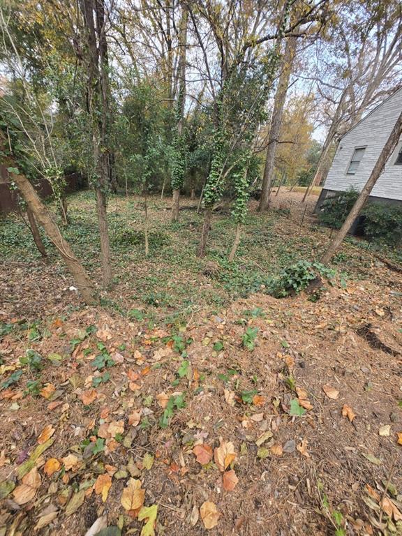 2242 Ridgedale Rd., Atlanta, GA 30317