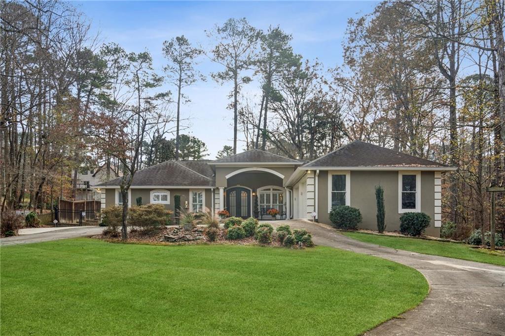 1552 Catherine Ct., Suwanee, GA 30024