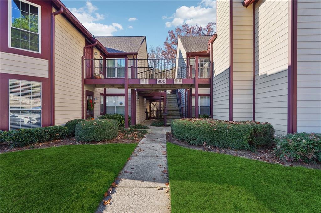 909 Wentworth Ct., Alpharetta, GA 30022