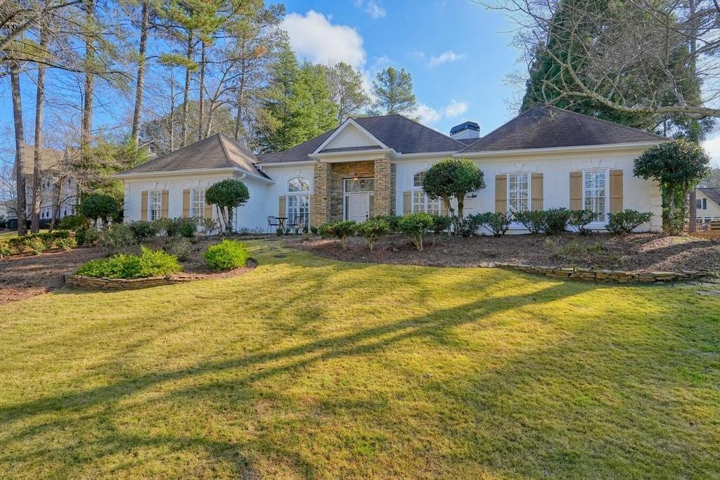 1604 Greenview Ct., Woodstock, GA 30189