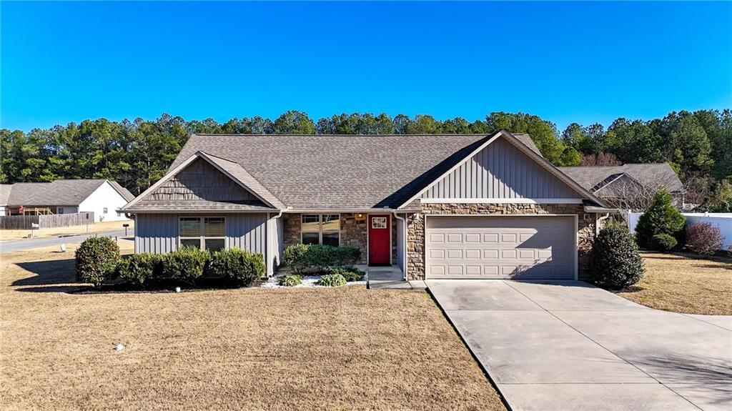 111 Koufax Dr., Calhoun, GA 30701