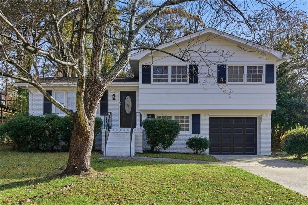 5674 Sandhurst Dr., Forest Park, GA 30297