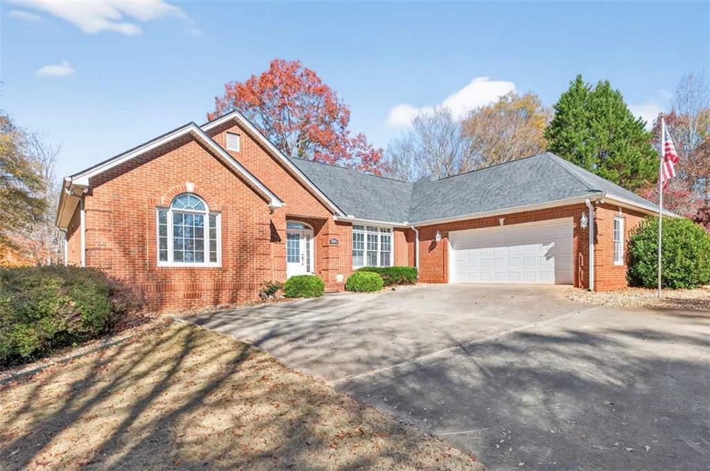 301 Oak Ridge Dr., Maysville, GA 30558