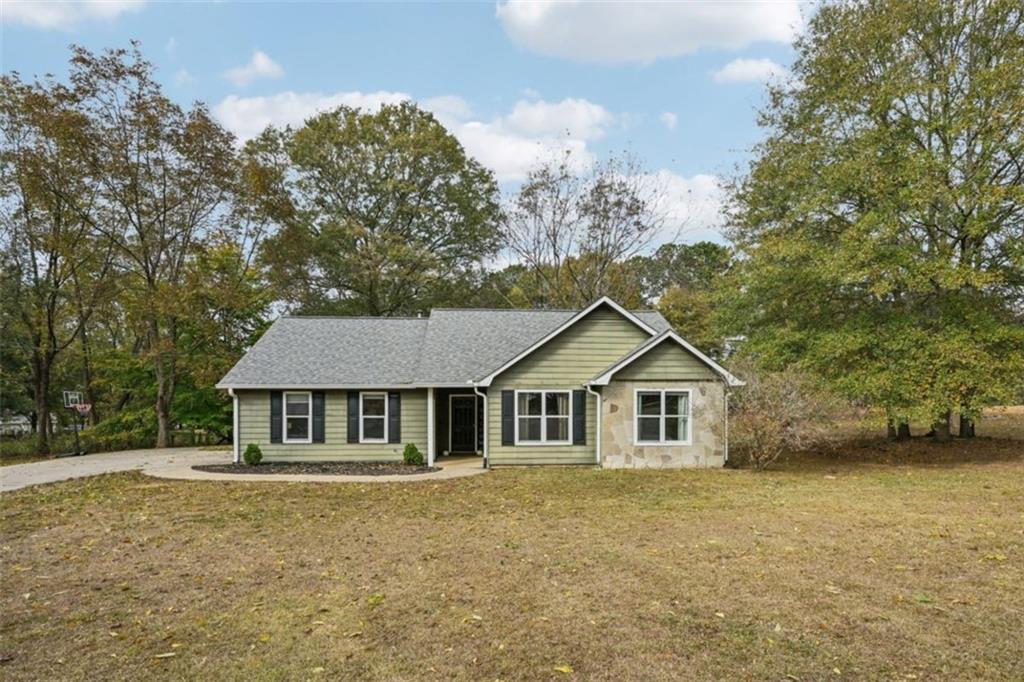 296 Mcintosh Tr., Sharpsburg, GA 30277
