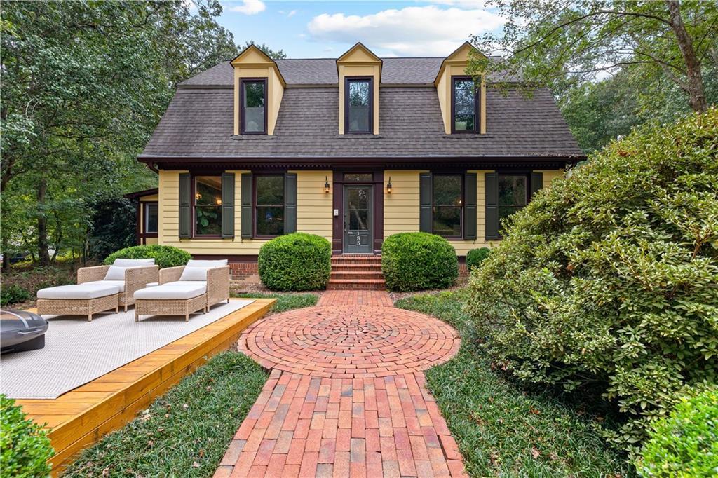 135 Emerald Ln., Fayetteville, GA 30214