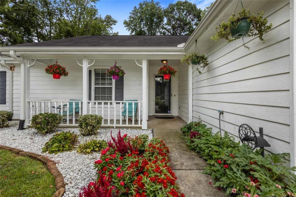 1729 Brandi Ln., Loganville, GA 30052